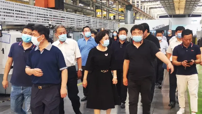 河北省市场监督管理局局党组书记丁锦霞一行莅临恒工机械调研指导工作