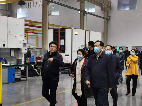 市政协副主席谢继炯、曹淑霞一行莅临恒工精密参观调研