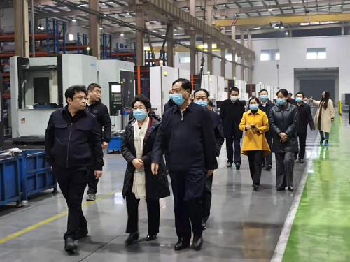 市政协副主席谢继炯、曹淑霞一行莅临恒工精密参观调研