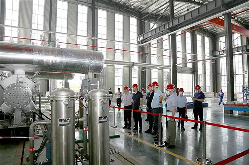 “超大流量低温LNG BOGnianxiangyuan
”国产化开发项目装备出厂试验验收顺利通过