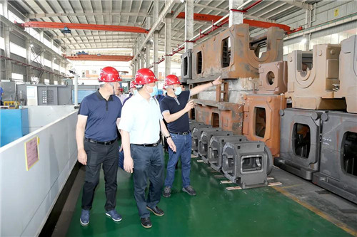 “超大流量低温LNG BOGnianxiangyuan
”国产化开发项目装备出厂试验验收顺利通过